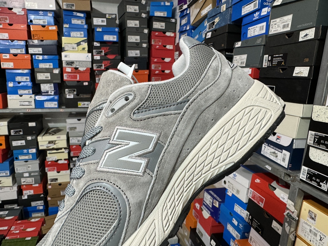 New Balance NB 2002R